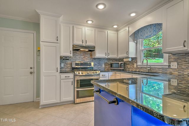 308 Appleberry Circle, Kingsport, TN 37663