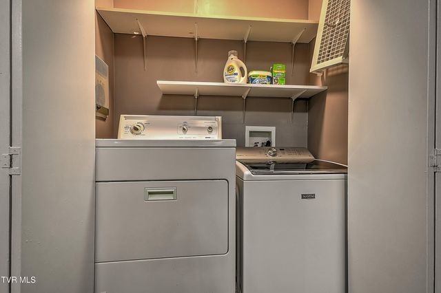 308 Appleberry Circle, Kingsport, TN 37663