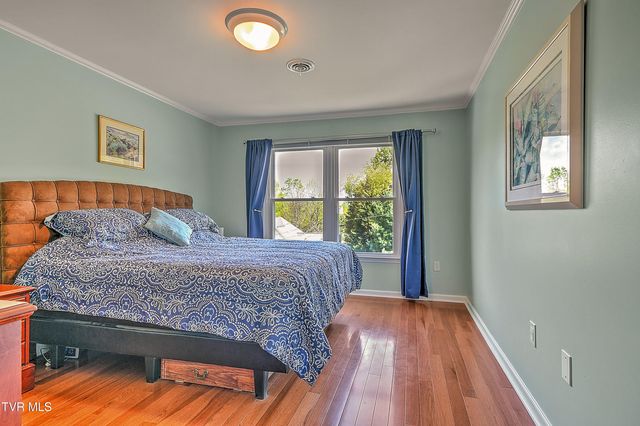 308 Appleberry Circle, Kingsport, TN 37663