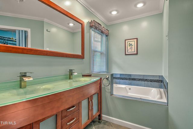 308 Appleberry Circle, Kingsport, TN 37663