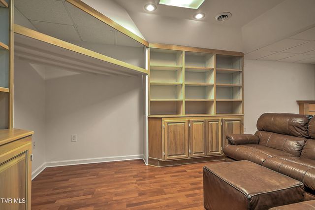 308 Appleberry Circle, Kingsport, TN 37663