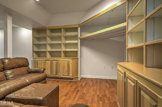 308 Appleberry Circle, Kingsport, TN 37663