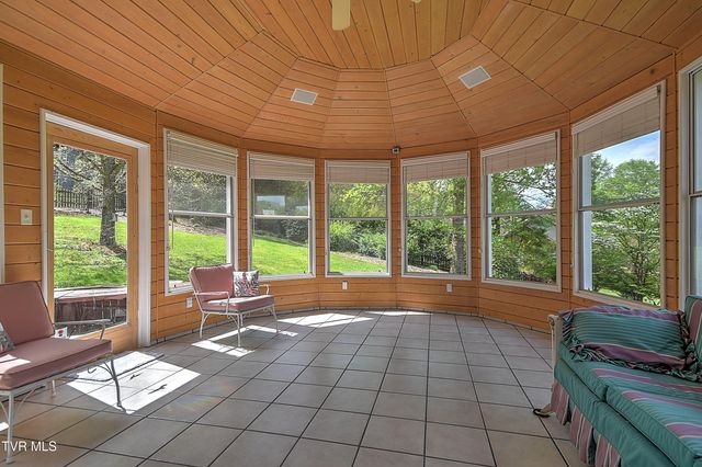 308 Appleberry Circle, Kingsport, TN 37663