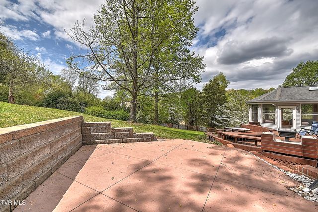 308 Appleberry Circle, Kingsport, TN 37663