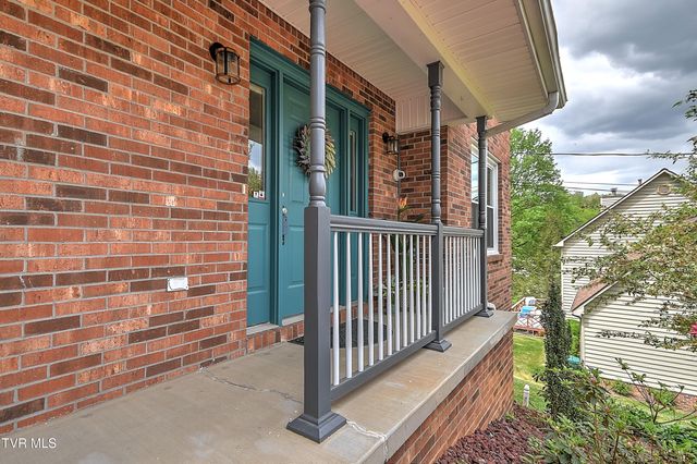 308 Appleberry Circle, Kingsport, TN 37663