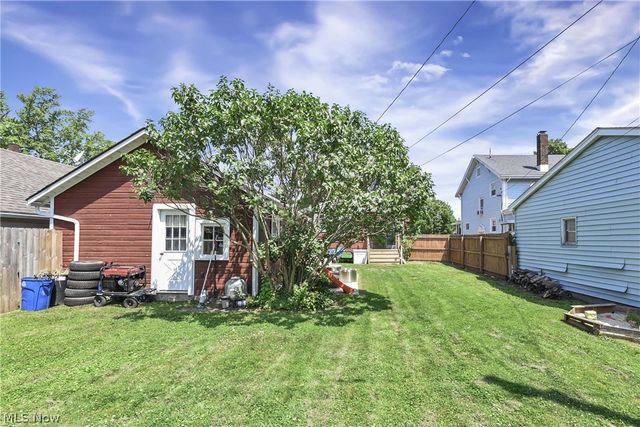 1944 E 45th Street, Ashtabula, OH 44004