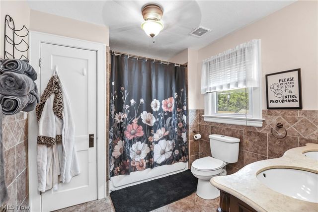 1944 E 45th Street, Ashtabula, OH 44004