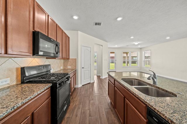 8908 Bear Mountain Court, Magnolia, TX 77354