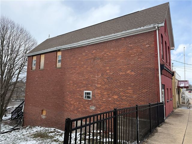 244-246 Brown St, Everson, PA 15631
