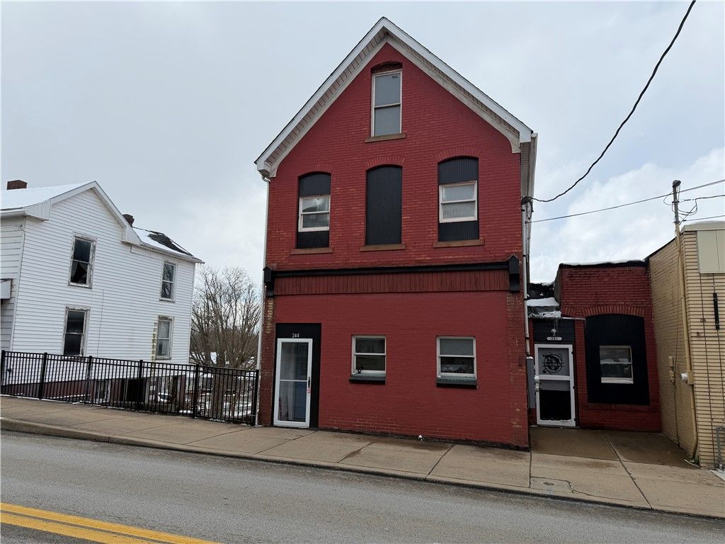 244-246 Brown St, Everson, PA 15631