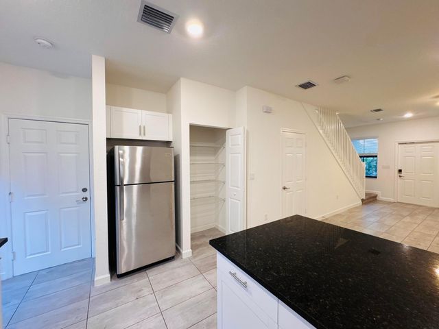 1606 SW 28th Court, Fort Lauderdale, FL 33315