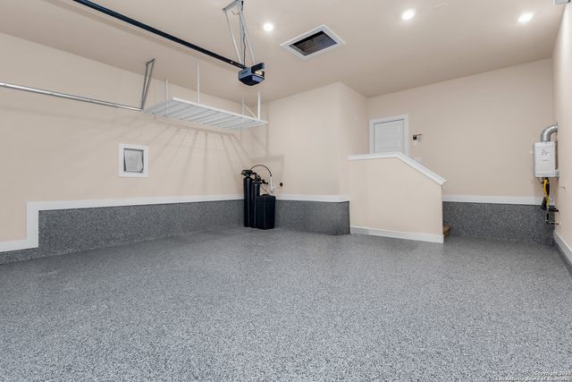 7230 walker loop, San Antonio, TX 78233