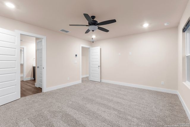 7230 walker loop, San Antonio, TX 78233