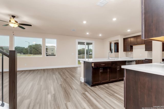 7230 walker loop, San Antonio, TX 78233