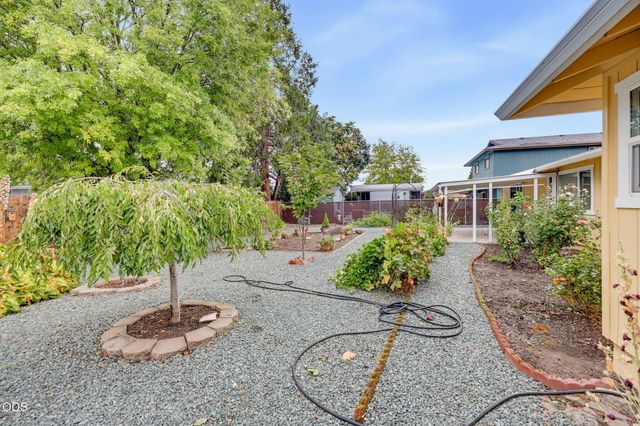 732 Sandra Lane, Central Point, OR 97502