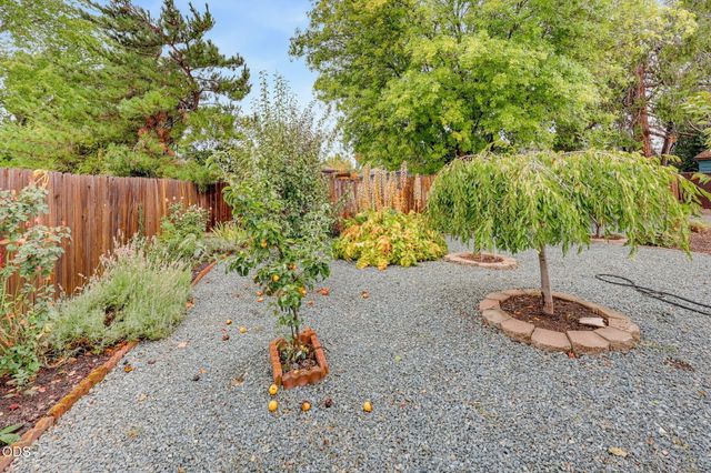 732 Sandra Lane, Central Point, OR 97502