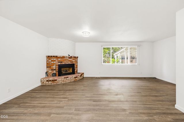732 Sandra Lane, Central Point, OR 97502