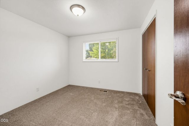 732 Sandra Lane, Central Point, OR 97502