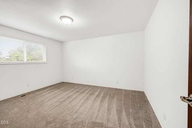 732 Sandra Lane, Central Point, OR 97502