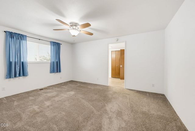 732 Sandra Lane, Central Point, OR 97502