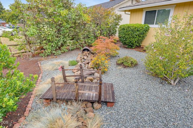 732 Sandra Lane, Central Point, OR 97502