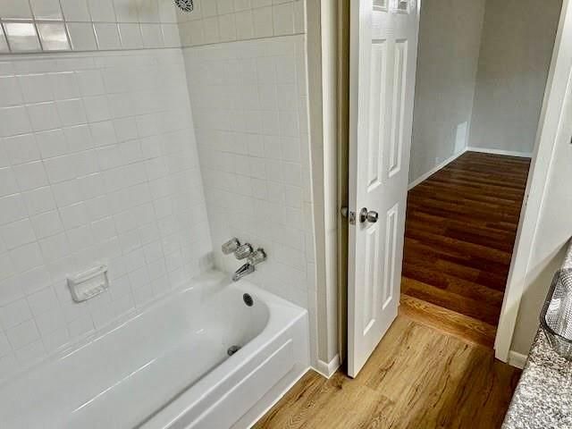 2101 Fountain View Drive 14, Houston, TX 77057