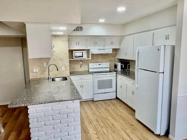 2101 Fountain View Drive 14, Houston, TX 77057