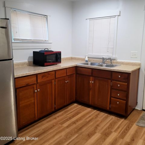 1121 Larchmont Ave, Louisville, KY 40215