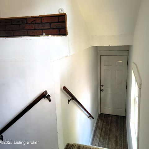 1121 Larchmont Ave, Louisville, KY 40215