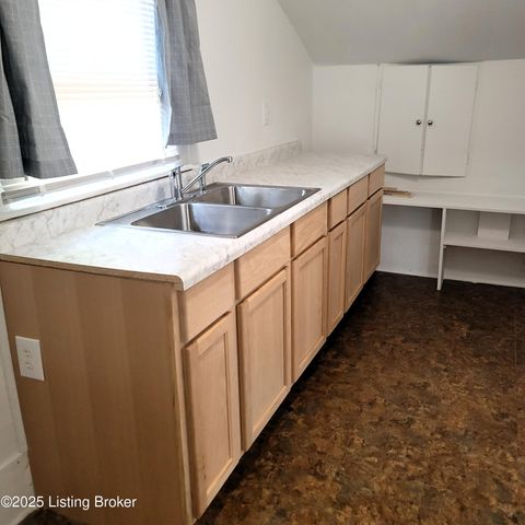 1121 Larchmont Ave, Louisville, KY 40215