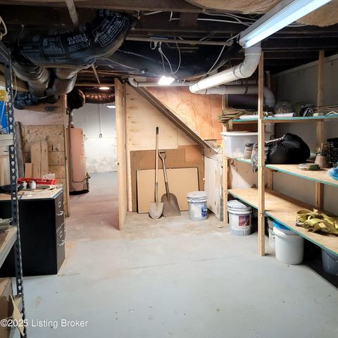 1121 Larchmont Ave, Louisville, KY 40215