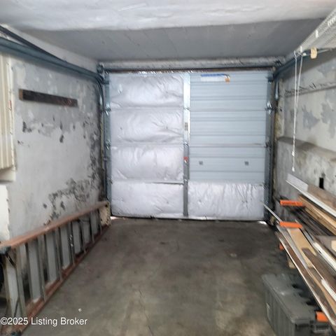 1121 Larchmont Ave, Louisville, KY 40215