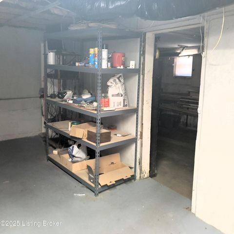 1121 Larchmont Ave, Louisville, KY 40215