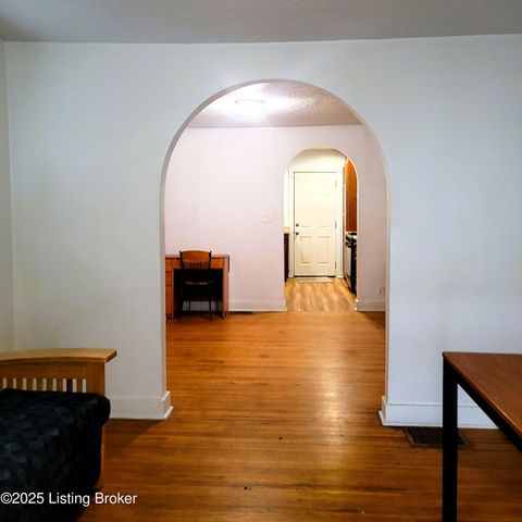 1121 Larchmont Ave, Louisville, KY 40215