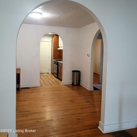 1121 Larchmont Ave, Louisville, KY 40215