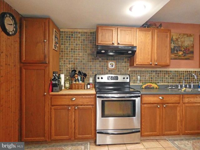 25 ELVIN AVE, Penns Grove, NJ 08069