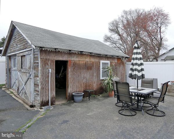 25 ELVIN AVE, Penns Grove, NJ 08069