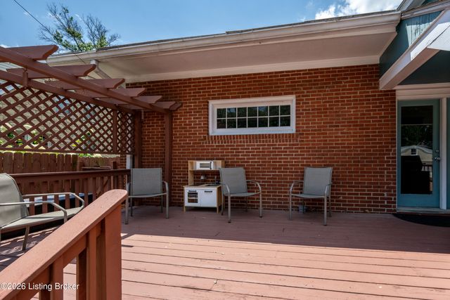 3227 Robin Rd, Louisville, KY 40213