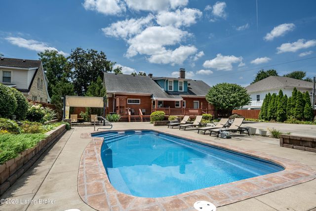 3227 Robin Rd, Louisville, KY 40213