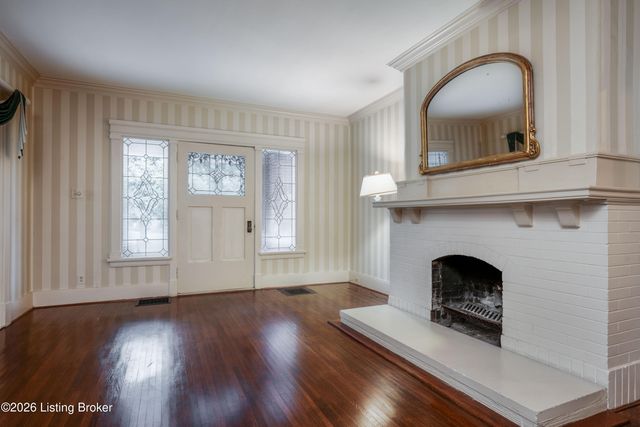 3227 Robin Rd, Louisville, KY 40213