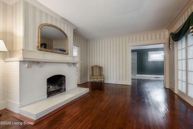 3227 Robin Rd, Louisville, KY 40213
