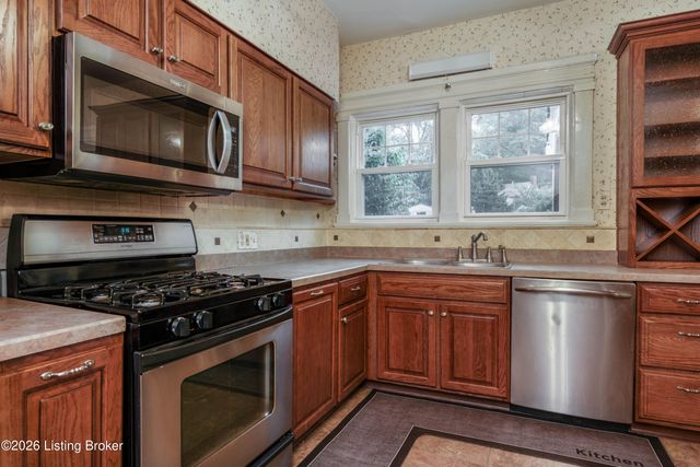3227 Robin Rd, Louisville, KY 40213
