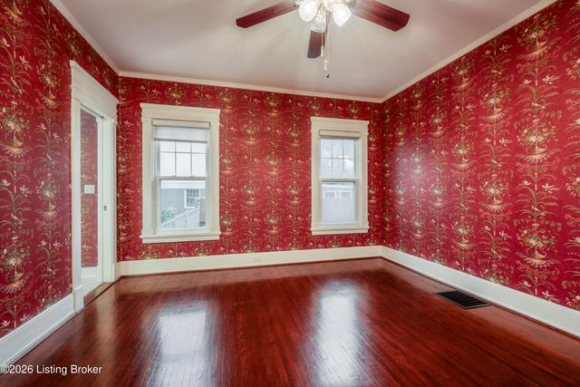 3227 Robin Rd, Louisville, KY 40213