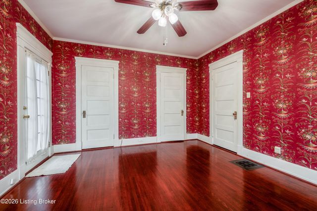 3227 Robin Rd, Louisville, KY 40213