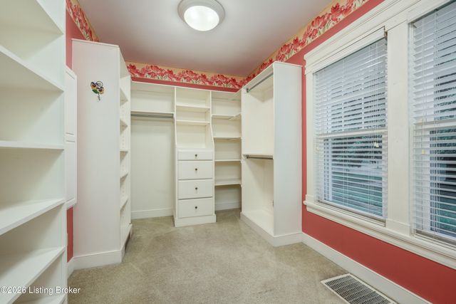 3227 Robin Rd, Louisville, KY 40213