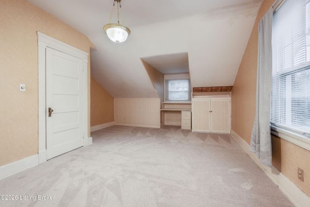 3227 Robin Rd, Louisville, KY 40213