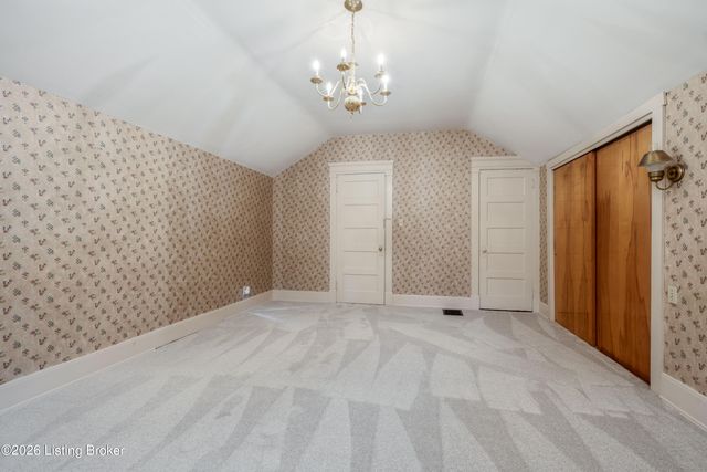 3227 Robin Rd, Louisville, KY 40213