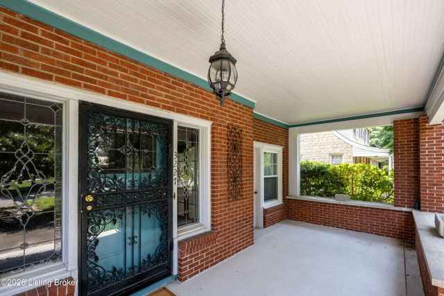 3227 Robin Rd, Louisville, KY 40213