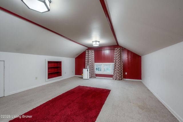 3227 Robin Rd, Louisville, KY 40213