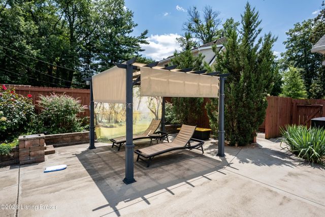3227 Robin Rd, Louisville, KY 40213